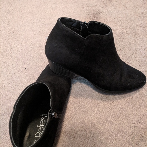 Refresh Shoes - Black faux suede ankle boot